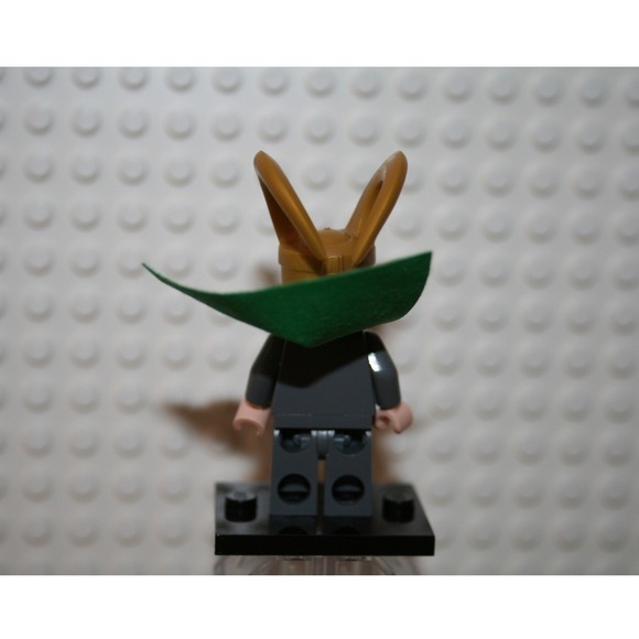 LEGO Loki Minifigure sh033a Marvel Avengers Gray Suit Green Cape Gold Scepter - Picture 3 of 8